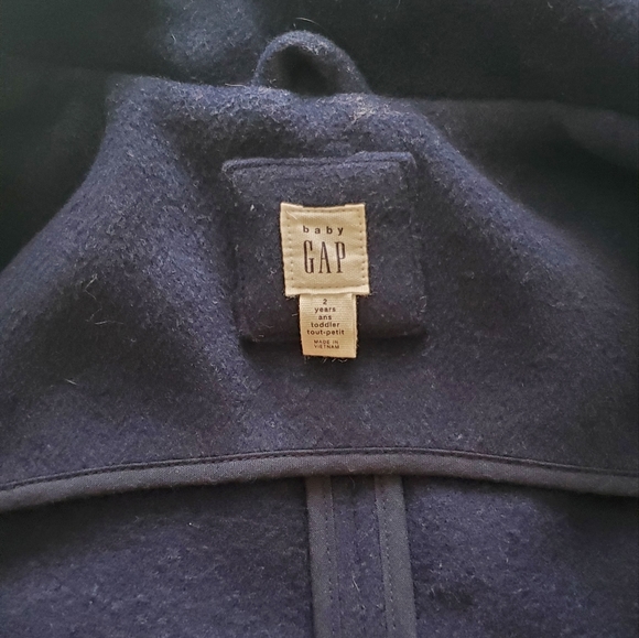 Gap 2 year old boy - Picture 2 of 4